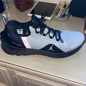 NIKE AIR JORDAN REACT HAVOC